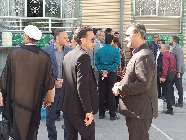 زیارت دسته جمعی معلمان در حریم قدس رضوی 