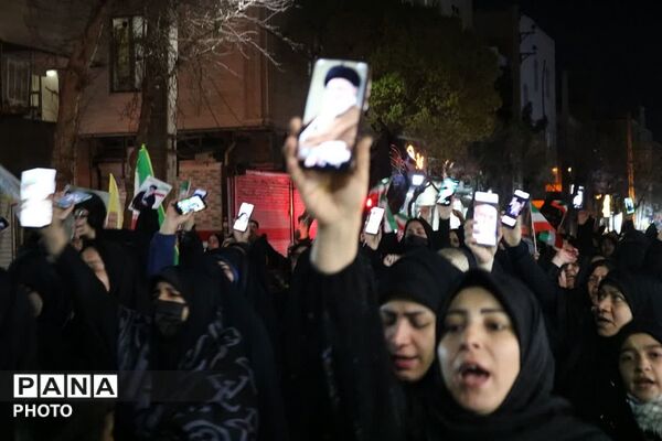 بی تابی مردم چهاردانگه در غم هجران رهبر انقلاب