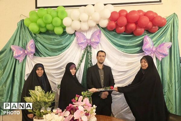 تقدیر و سپاس از معلمان نور و کلامِ خدا