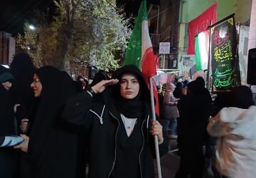 همکلاسی‌هایم هنوز سرکلاس حاضرند