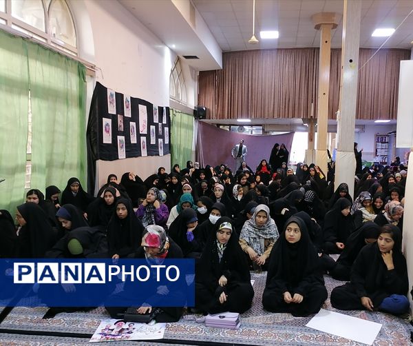 اجتماع دانش‌آموزی چهلم شهدای خدمت در بیرجند