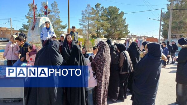 بازارچه محلی در حاشیه جشن چله خرد عارف آباد