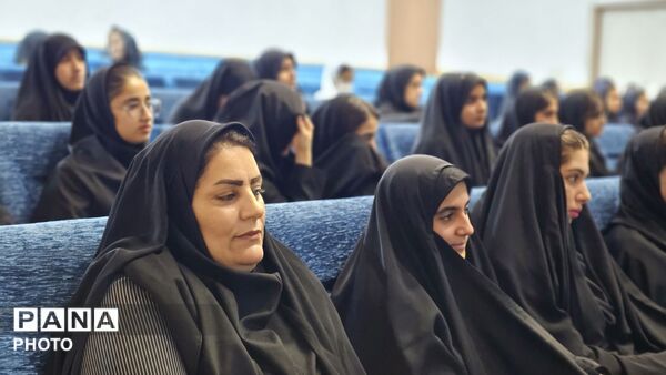 دختران آینده ساز فارسان در مسیر یادگیری و مسئولیت پذیری