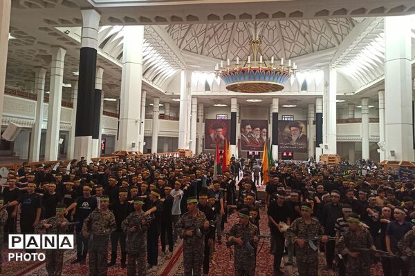 نوجوانان عاشورایی در حرم شاهچراغ(ع) - 2