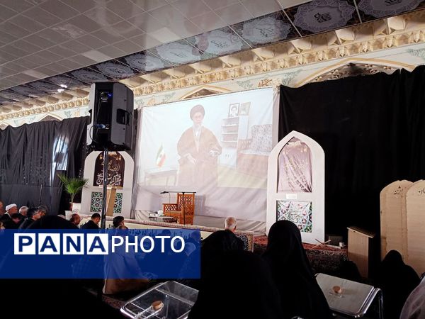 تحویل سالی متفاوت در امامزاده سید حمزه کاشمر