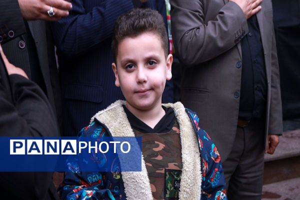 نمایش قدرشناسی فرهنگیان گیلان در مراسم سوگواری شهدای خدمت در مسجد قدس رشت