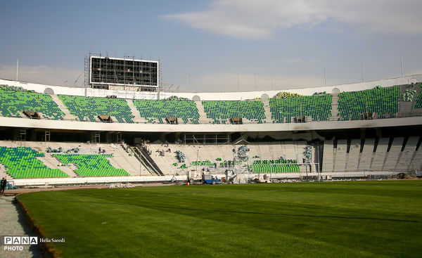 بازدید خبرنگاران از روند بازسازی و تعمیرات ورزشگاه آزادی 