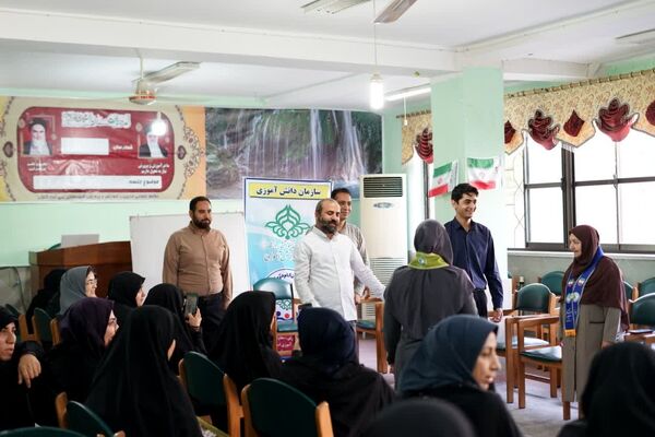 کلاس آموزشی پیشتازان در علی آباد 