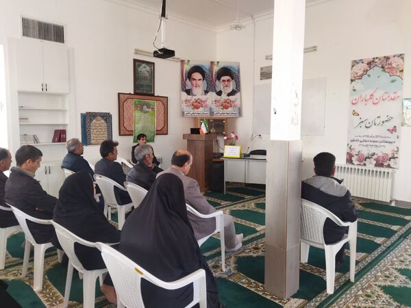 دومین جلسه هدایت تحصیلی پایه نهم دبیرستان نمونه دانش کاشمر