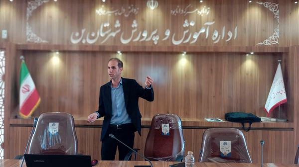 نشست توانمندسازی مدیران و مشاوران مدارس بن با محوریت پیشگیری از آسیب‌های اجتماعی