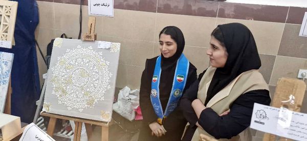 افتتاح نمایشگاه دست‌سازه‌های هنرجویان هنرستان‌های محمودآباد 