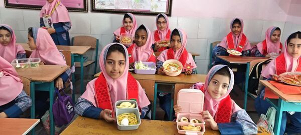 روز جهانی تخم‌مرغ در دبستان شهید هادی آریایی 