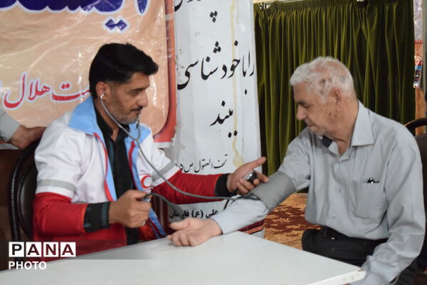 نماز جمعه فارسان؛ صف‌هایی که وحدت را به چشم آوردند