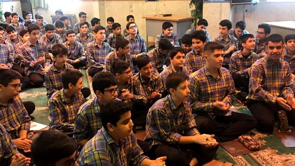 جشن پرشور عید غدیر خم در مدرسه شهدای مدافع حرم منطقه ۱۰ تهران
