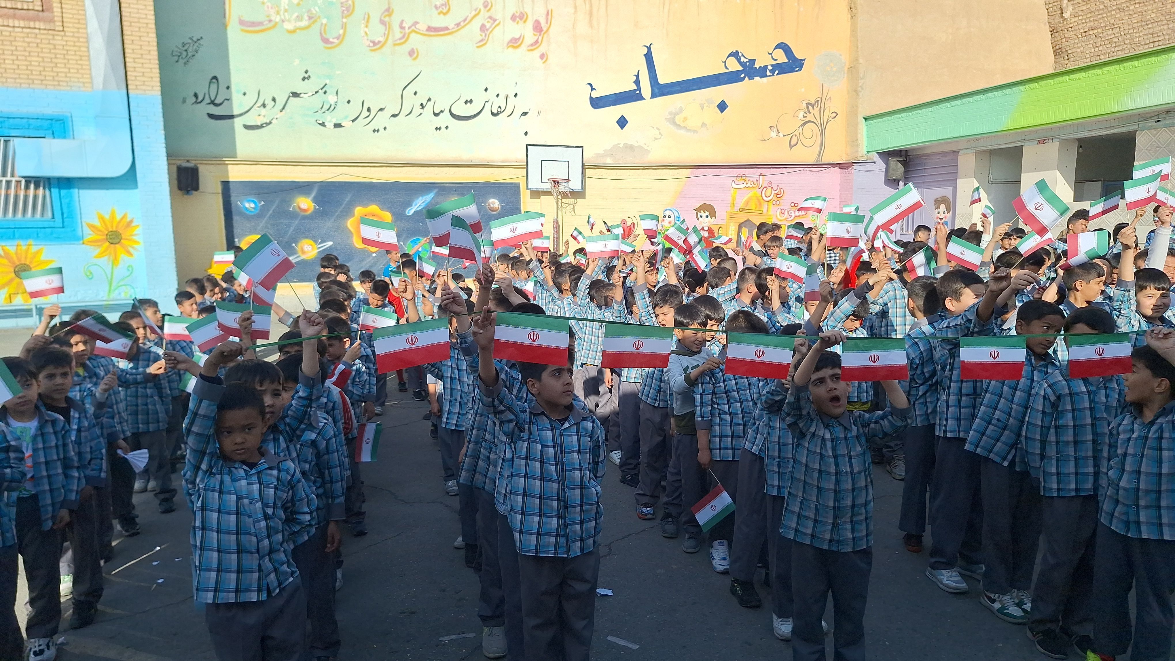 جشن پیروزی پاسخ قاطعانه به اسرائیل در شهرستان پیشوا