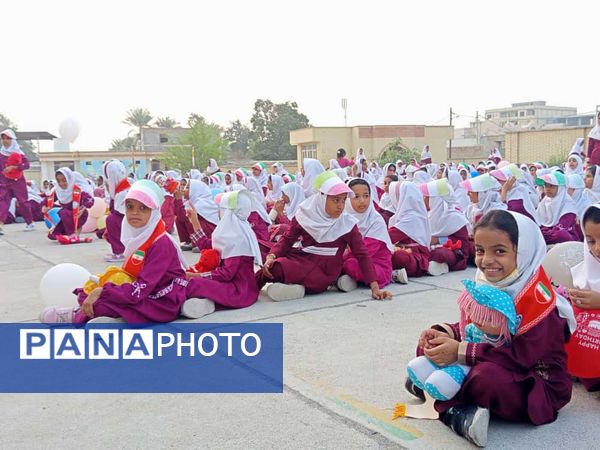 جشن «هفته سلامت روان» در مدرسه شهید سمیه میناب