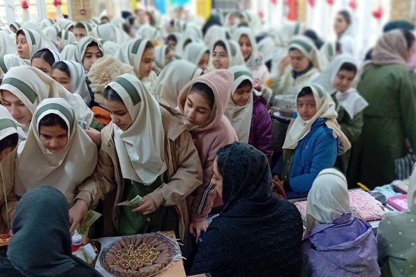 مهمانی طعم‌های دانش‌آموزی در جشنواره آشپزی دبستان دکتر کیهانی۱
