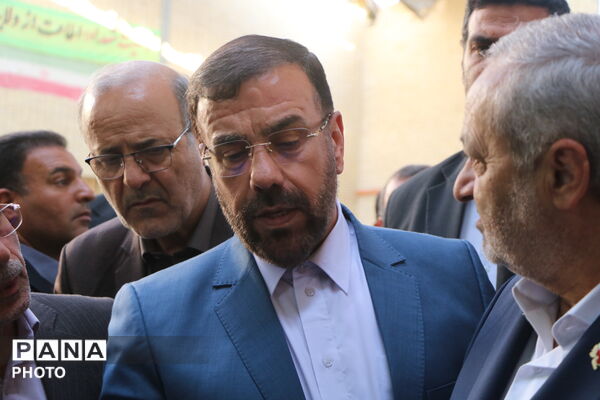 بازدید وزیر آموزش‌وپرورش از مناطق آسیب‌دیده لامرد