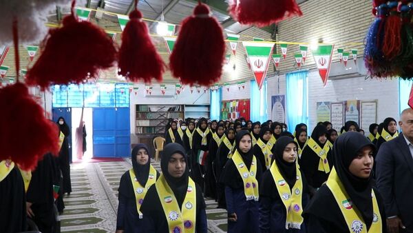 همایش یاوران انقلاب دانش‌آموزان مدارس عشایری شهرستان‌ جیرفت 