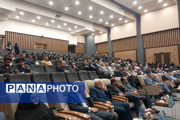 مراسم تقدیر از مشاورین و معاونین پرورشی مدارس ناحیه سه مشهد