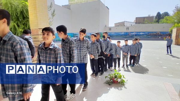 دانش‌آموزان شهریاری روز اول سال تحصیلی را به پایان رساندند