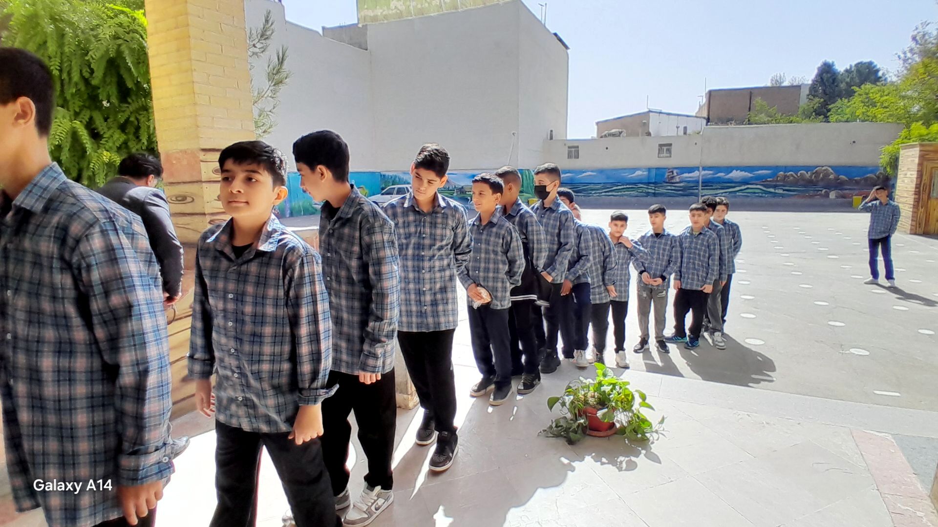 دانش‌آموزان شهریاری روز اول سال تحصیلی را به پایان رساندند
