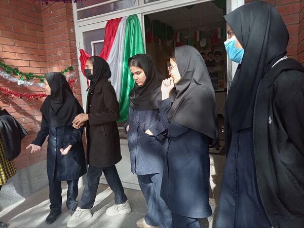 جشن میلاد منجی عالم بشریت در دبیرستان مادر مهربان خلیل آباد