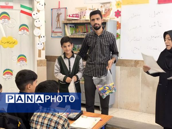 تقدیر از برترین‌های دبستان شهید پسندیده فدافن