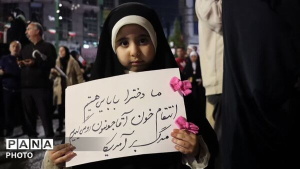 حضور مردم، رمز پیروزی جمهوری اسلامی است