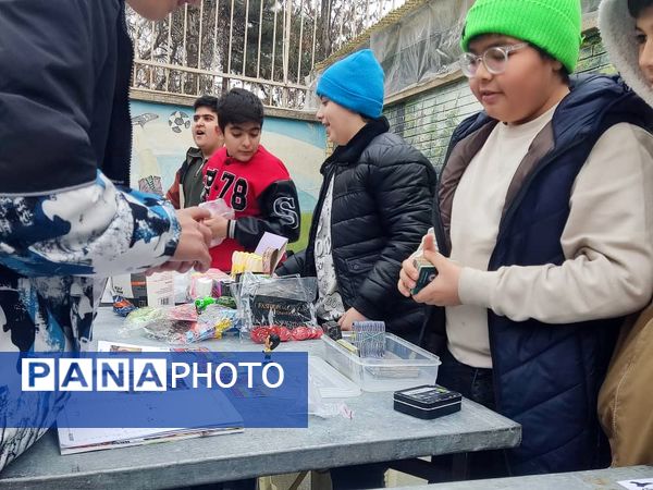 برپایی بازارچه دانش‌آموزی به‌مناسبت عید مبعث 