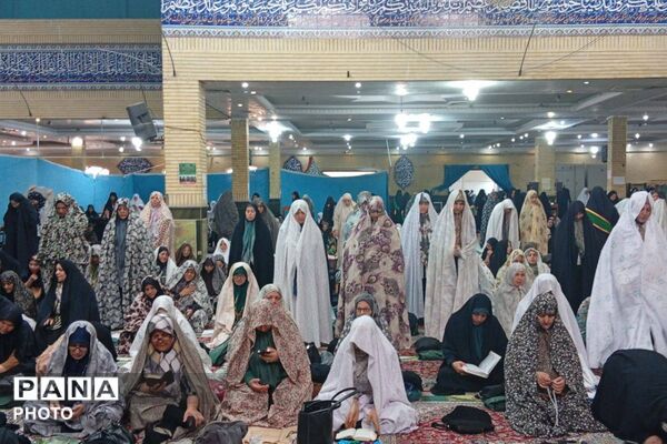 نماز جمعه بهارستان؛ تجلی وحدت با حضور دانش‌آموزان
