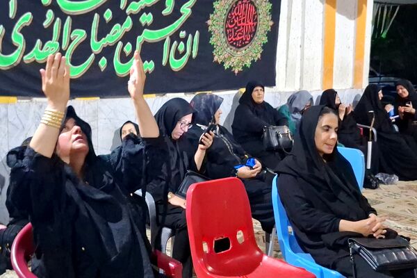 عزاداری سالار شهیدان شب سوم محرم در دبیرستان شهید دستغیب ناحیه۳ شیراز 