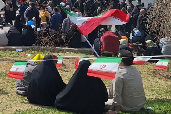 برخیز که فجر انقلاب است امروز
