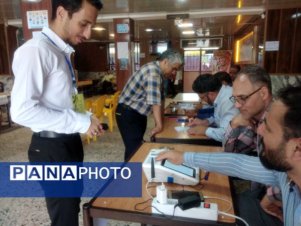 برگزاری چهاردهمین دوره انتخابات ریاست جمهوری کشور در دبیرستان ناصر مشهد