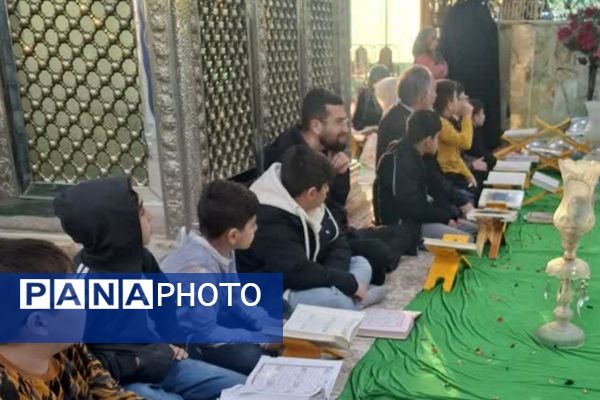 آیین گلباران مزار شهدا با حضور مسئولان شهرستان رباط‌کریم