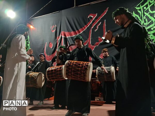 حال‌وهوای عاشورایی بلوار فضل همراه با روشن کردن شمع