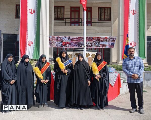 نمایشگاه اسوه در مدرسه مصلی‌نژاد مشهد 