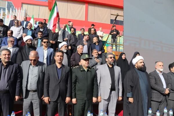 استادیوم ورزشی شهدای شهرستان قدس میزبان پرشورترین مراسم روز دانش‌آموز 