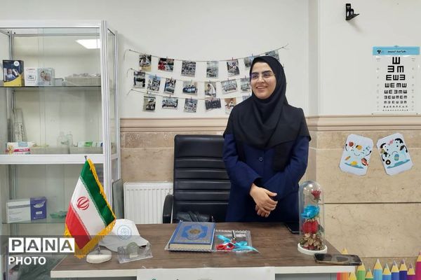 گامی در جهت ارتقای سلامت مدارس قدس؛ تجهیز و بهره‌برداری از اتاق بهداشت آموزشگاه اسماعیل‌منش ۲