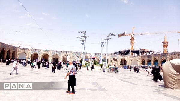 حرم مطهر رضوی میزبان زائران و عاشقان دعا و زیارت