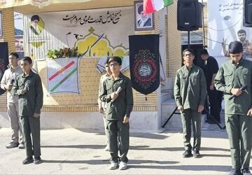 نقش‌آفرینی دانش‌آموزان بسیجی در تجمع بسیجیان زرقان