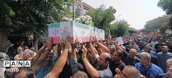 وداع باشکوه مردم با پیکر شهید «علی‌اصغر نورانی»