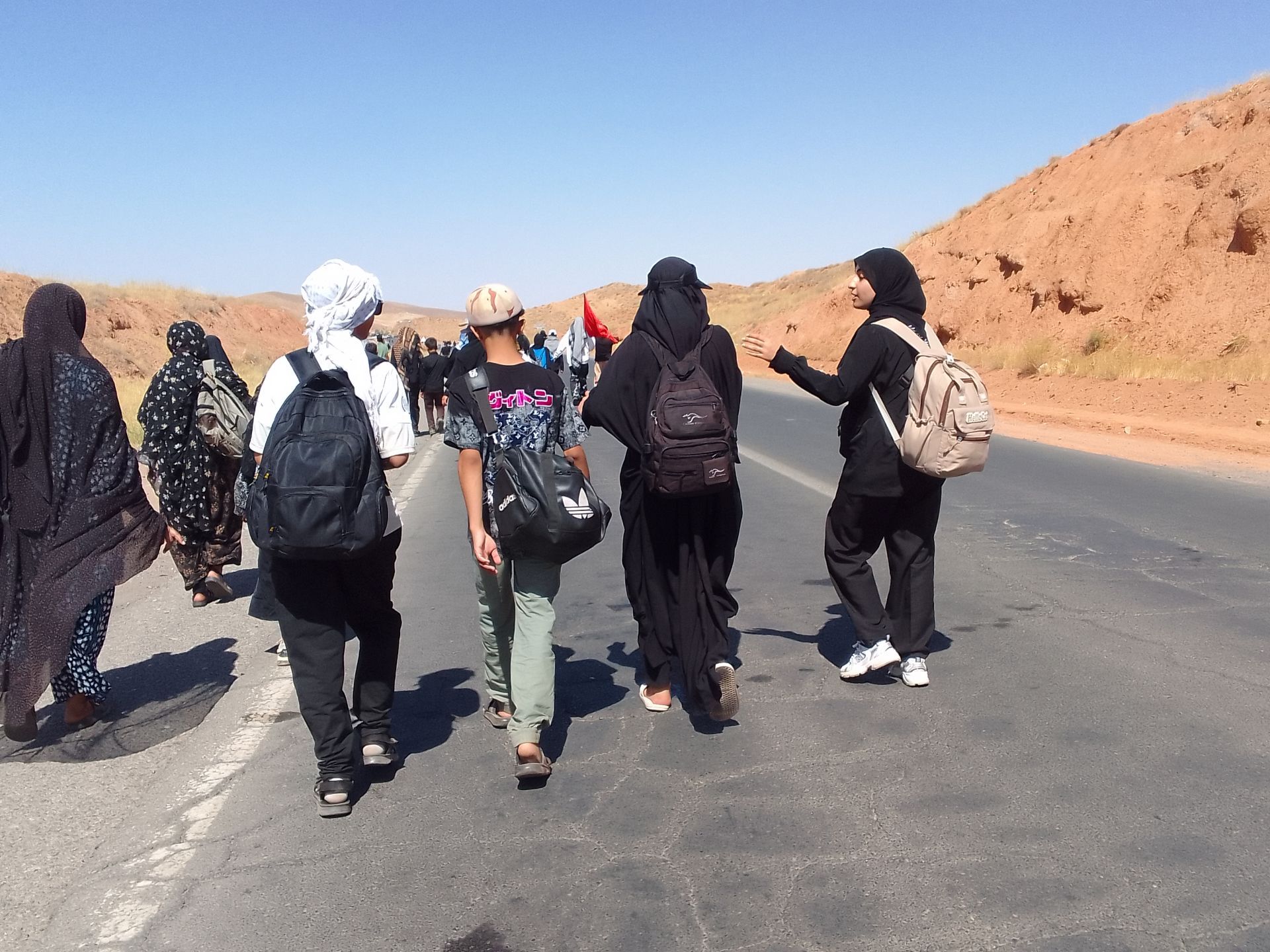 حضور پررنگ کودکان و نوجوانان در کاروان زیارتی پیاده