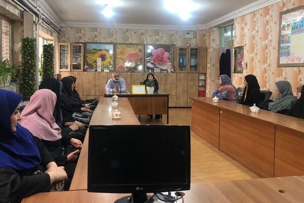 هم‌اندیشی حراست و معلمان برای ارتقای آگاهی؛ کارگاه آموزشی در دبستان هدی