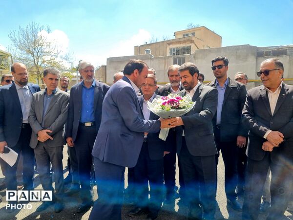  افتتاحیه دبیرستان ۱۲ کلاسه حضرت زهرا(س) در تویسرکان
