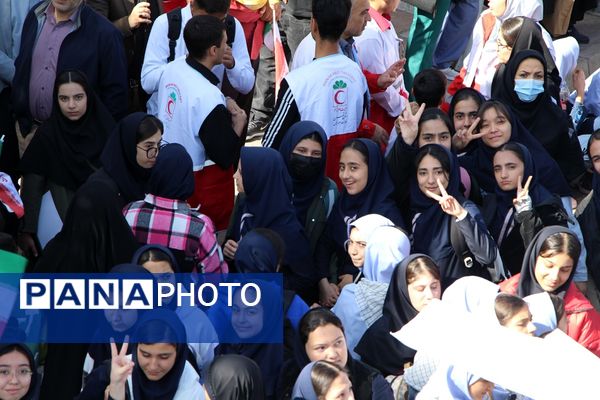 تجلی اقتدار مردم بهارستان در راهپیمایی ۱۳ آبان