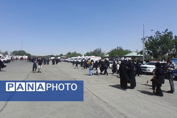 حضور همکاران فرهنگی آموزش و پرورش ملارد به حرم مطهر امام خمینی(ره) در سالروز ارتحال بنیانگذار جمهوری اسلامی