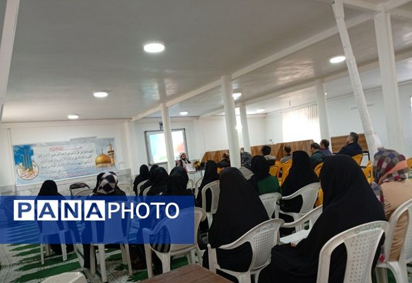 جلسه هدایت تحصیلی پایه نهمی دبیرستان میثاق ویژه والدین 