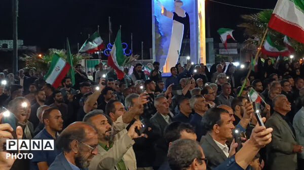 تجمع باشکوه مردم کوهدشت درشب شصت وپنجم بیعت بارهبر وتجدید میثاق با آرمان های انقلاب اسلامی