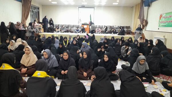 افطاری در دبیرستان صفورا ۲ ناحیه هفت مشهد